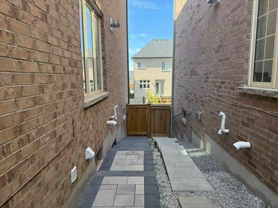 For Lease - 50 Drizzel Crescent Unit# Bsmt, Richmond Hill, Ontario - Photo 1