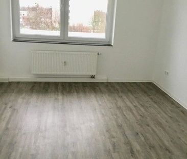 Schöne 3-Zimmer-Wohnung mit Wannenbad und Balkon - Photo 1