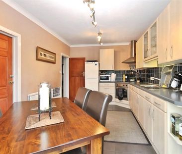 Shortwood Avenue, Staines-upon-Thames, Surrey, TW18 4JN - Photo 6