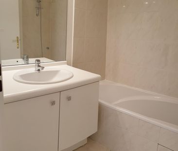A LOUER 2 Pièces 42m² 92120 MONTROUGE AVEC CAVE PARKING ET BALCON - Photo 3