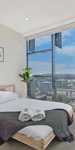 Luxury TWO BEDROOM Apartment with FURNISHED and CITY VIEW! - Photo 3