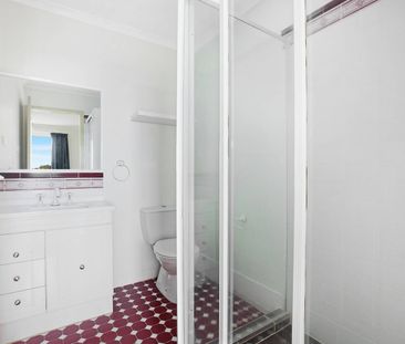 This home needs a new family - Photo 5