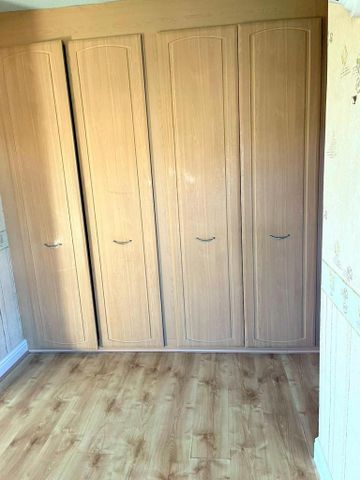 3 bedroom end of terrace house to rent - Photo 3