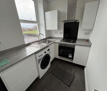 2 bed upper flat to rent in NE24 - Photo 3