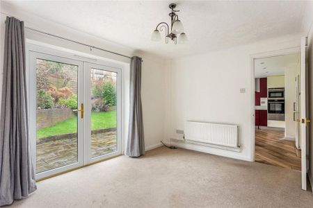 4 bedroom detached house to rent - Photo 3