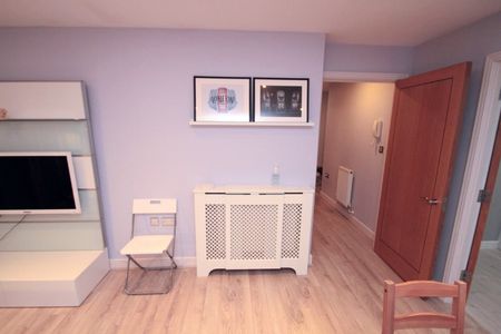 2 Bed Flat, Settlers Court, E14 - Photo 2