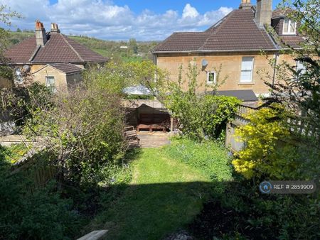3 bedroom terraced house to rent - Photo 4