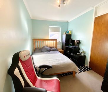 Cedar Close, Chard, TA20 - Photo 1