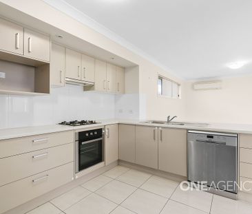 CHARMING 3-BEDROOM HOME IN BAYSWOOD ESTATE - Photo 3