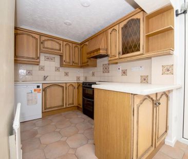 2 bedroom end of terrace house to rent - Photo 4