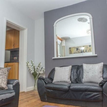 5 bedroom semi-detached house to rent - Photo 1