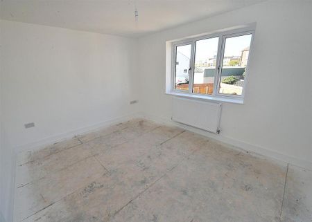 4 bedroom terraced house to rent - Photo 2