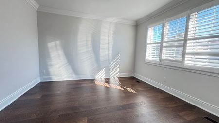 For Lease - 10 Ken Sinclair Crescent, Aurora, Ontario - Photo 2