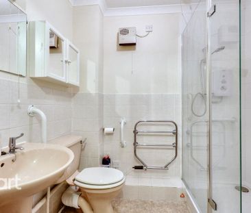 1 bedroom retirement property to rent - Photo 6