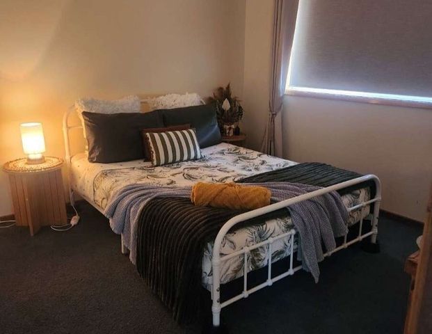 Pelaw Main - Photo 1