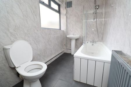 3 bedroom terraced house to rent - Photo 4