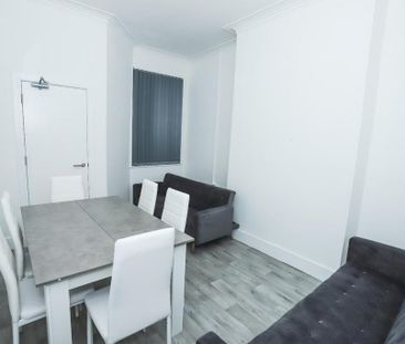 5 bedroom private hall to rent - Photo 1