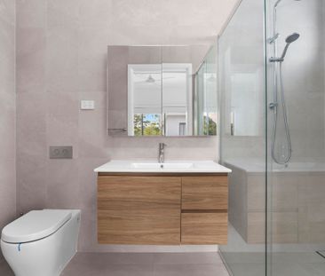 MODERN 3 BEDROOM TOWNHOUSE - Photo 1