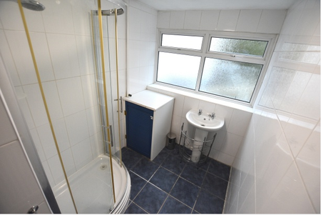 5 bedroom flat to rent Port Hall Avenue, Brighton, BN1 - Photo 2