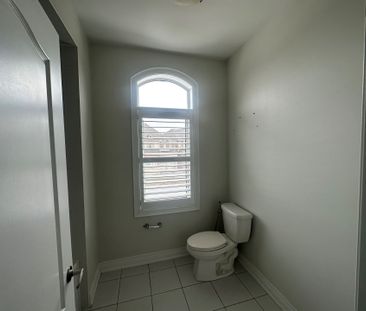 For Lease - 678 Somerville Drive, Newmarket, Ontario - Photo 5