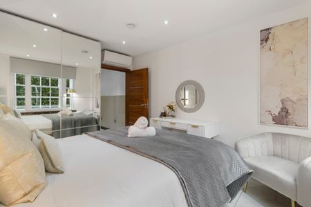 4 Bed Flat, Cumberland Court, W1H - Photo 4