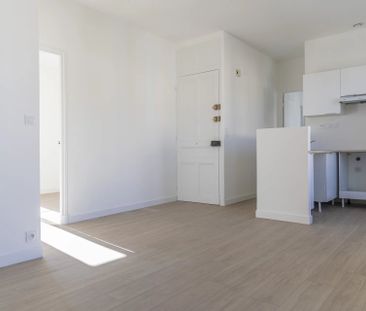 Location Appartement 3 pièces 52m² NICE 06100 - Photo 4