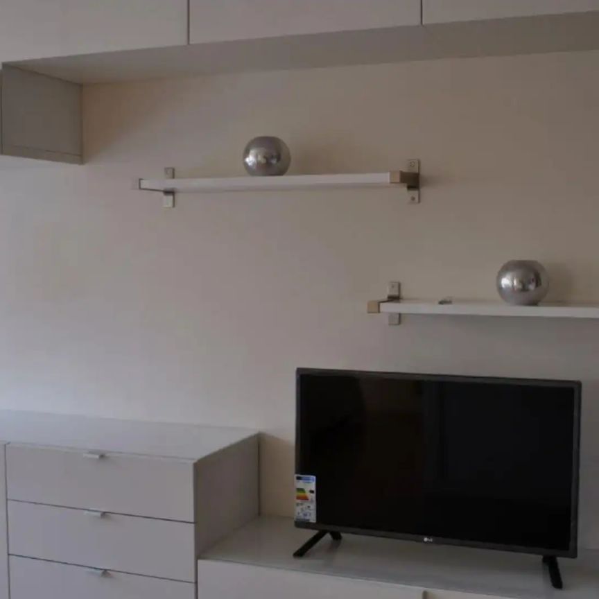 Piso de alquiler en Avenida del General Perón, 25, Cuatro Caminos - Azca - Photo 1