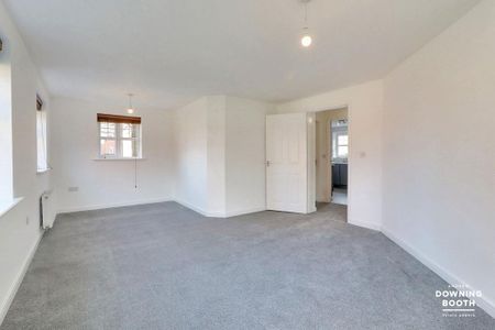 2 bedroom ground floor flat to rent - Photo 2