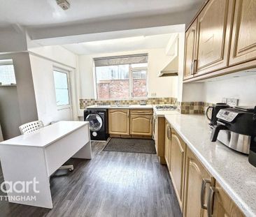 1 bedroom in a house share to rent - Photo 4