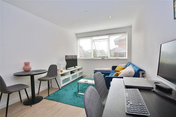 1 bedroom penthouse to rent - Photo 1