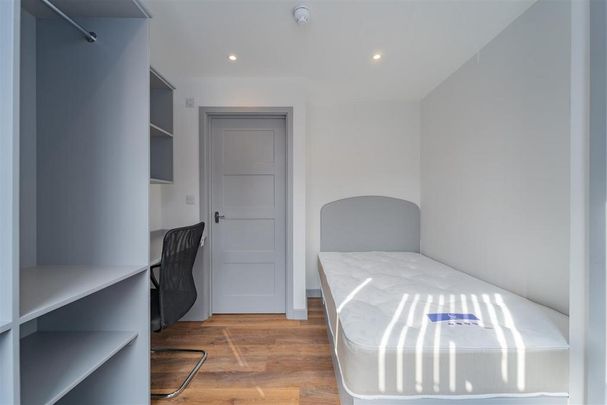 6 bedroom house to rent - Photo 1