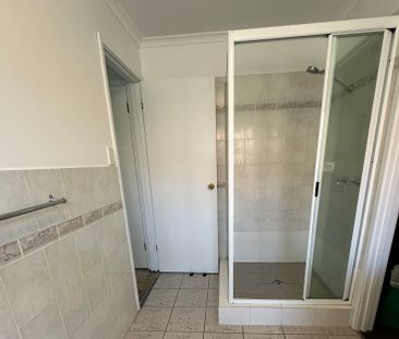 Lovely Three Bedroom Wodonga Home - Photo 4