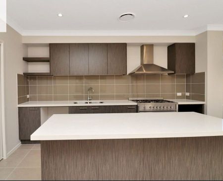 Immaculate Family Home Offering Lifestyle & Convenience - Photo 3