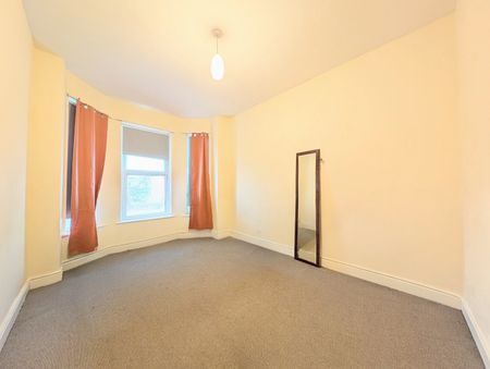 2 Bed Flat, Durnsford Road, SW19 - Photo 2