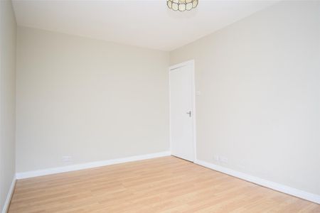 Thornes Moor Road, Wakefield - Photo 3