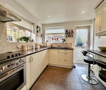 Ramsay Gardens, Romford, RM3 - Photo 4