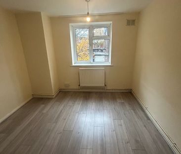 1 Bed Flat, Moree Way, N18 - Photo 4