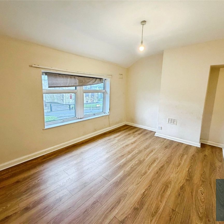 Highroad Well Lane, Highroadwell, Halifax, HX2 - Photo 1