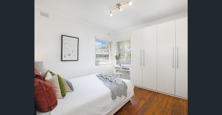 Charming Art Deco apartment - Photo 5