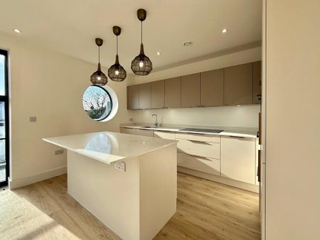 2 bedroom penthouse to rent - Photo 2