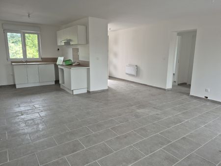 Location Appartement 3 pièces 73m² FEIGNIES 59750 - Photo 3