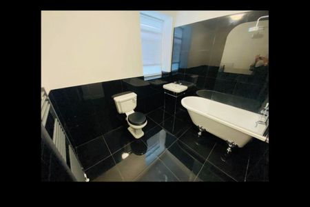 2 Bed Terraced House, St. Johns Lane, BS3 - Photo 4