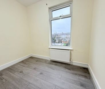 4 Bed Terraced House, Sunnyside Road, IG1 - Photo 3
