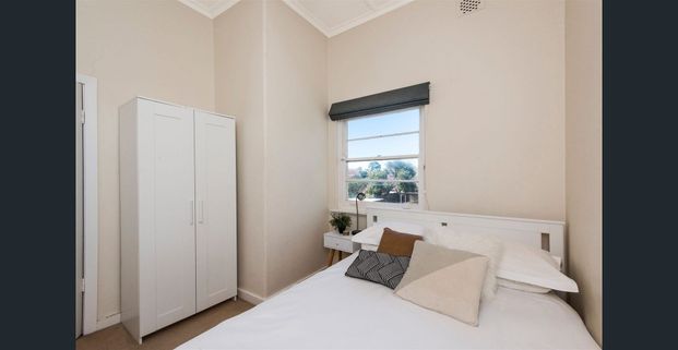 Spacious gem in Nedlands - Photo 1