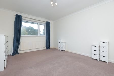 3 bed detached house to rent in Broadwater Avenue, Whitecliff, BH14 - Photo 4