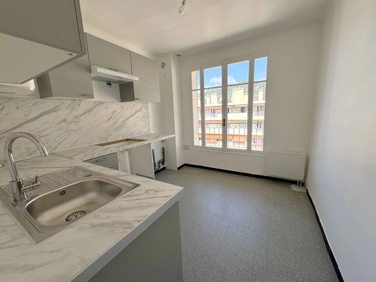 Location Appartement 2 pièces 43m² NICE 06300 - Photo 1