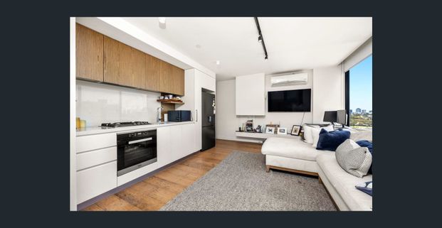 Light-filled apartment in the heart of South Yarra - Photo 1