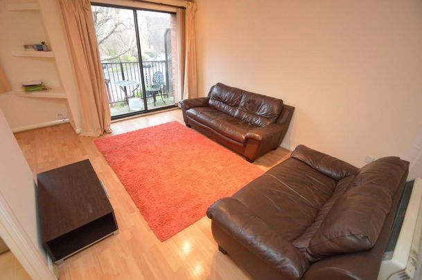 2 bedroom flat to rent - Photo 1
