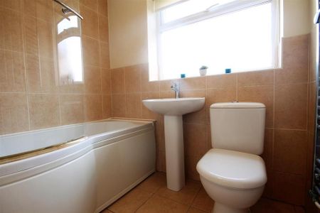 3 bedroom apartment to rent - Photo 3