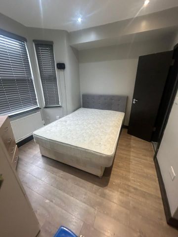 Studio Flat, Bridge Road, NW10 - Photo 3